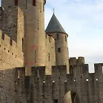 Les 3 Tours 1e étage * Carcassonne