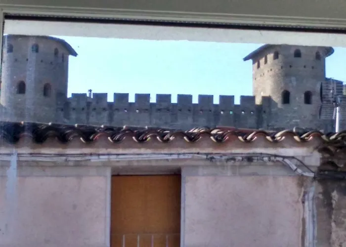 Les 3 Tours 1e Etage דירה