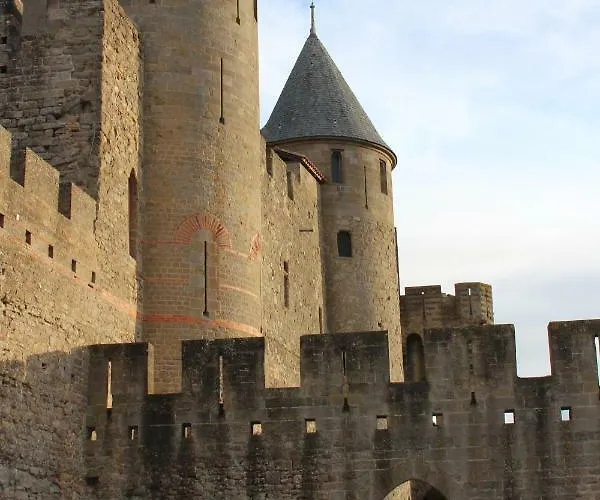 Les 3 Tours 1e Etage * Carcassonne